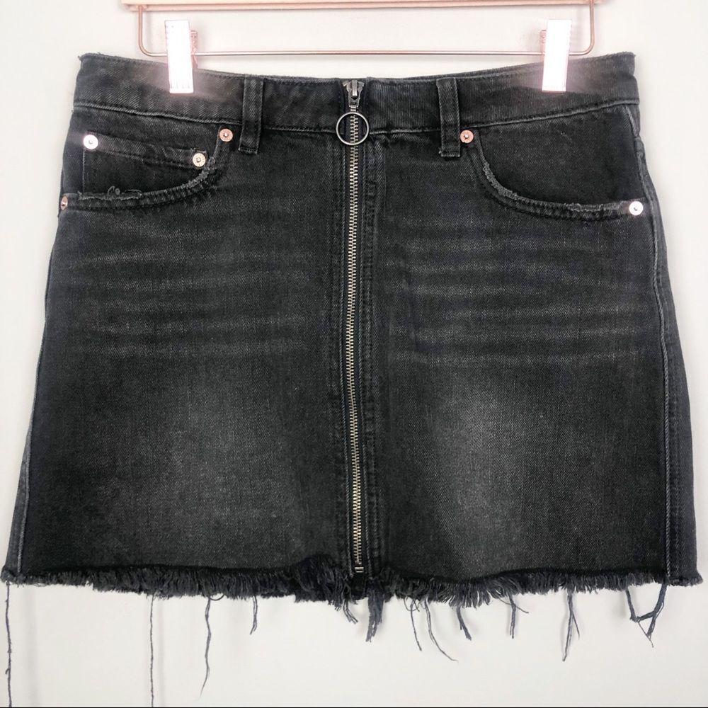 FREE PEOPLE | WE THE FREE Zip Front Denim Jean Mini Skirt Black Gray Women’s 28 - Picture 4 of 10